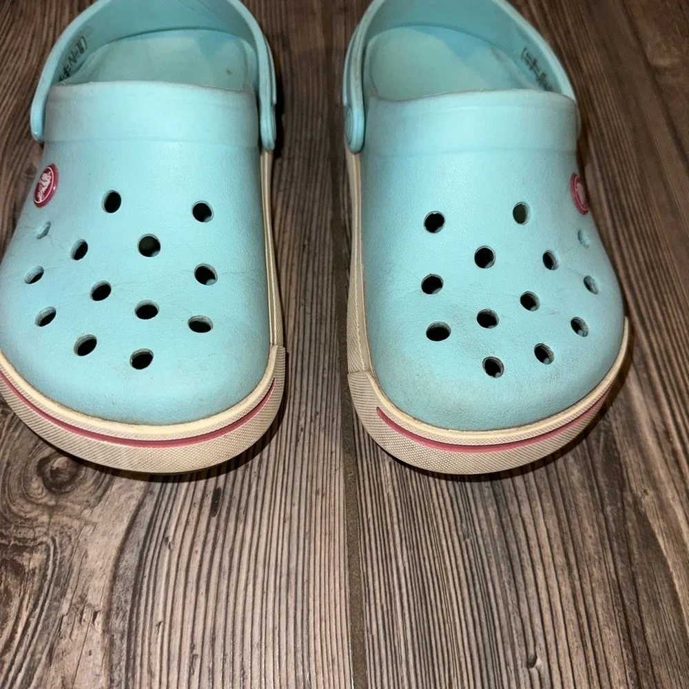 CROCS Blue and Pink Classic Clogs Water Shoes with Ventilation Size Junior 1
